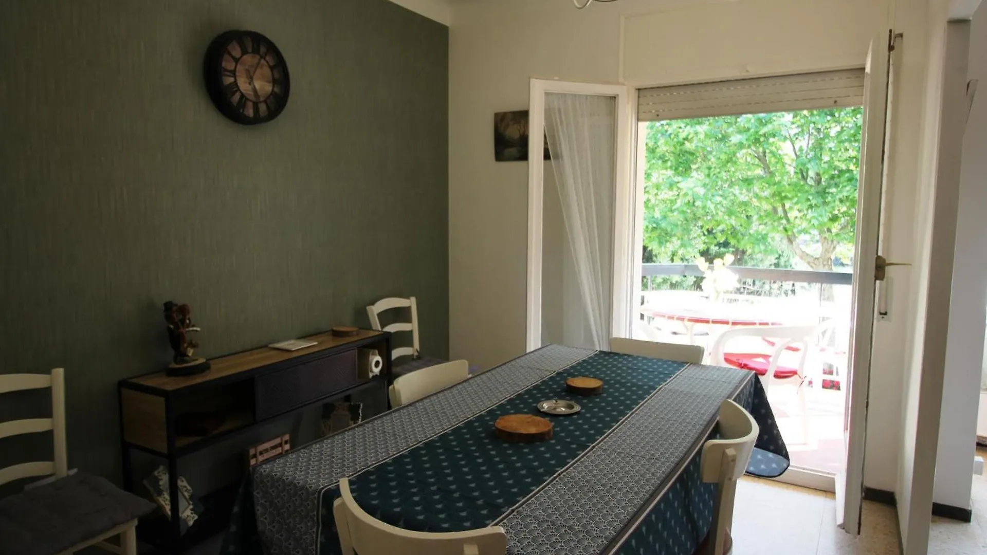 Apartman Europa 15 - Apartamento Centrico En Llanca Con Dos Dormitorios. - Es-228-72